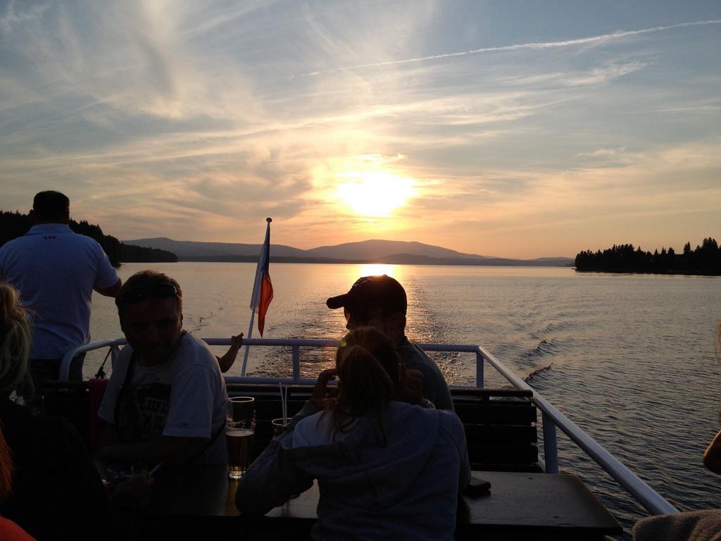 Apartman S Vyhledem Na Jezero リプノ・ナト・ヴルタヴォウ エクステリア 写真